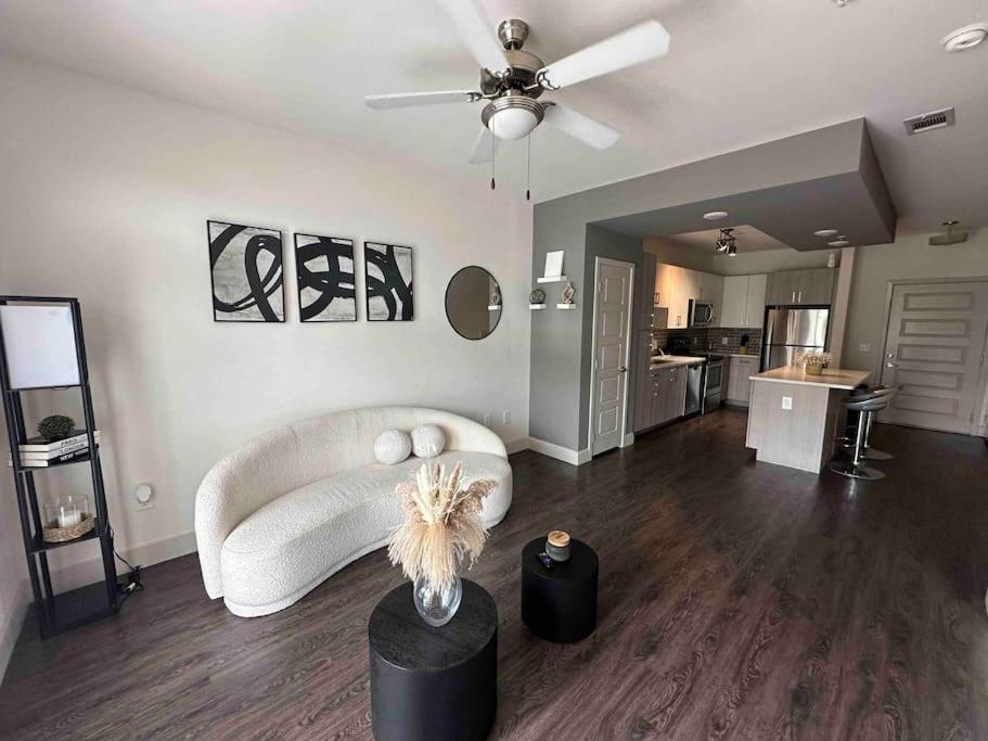 Downtown Apartment *